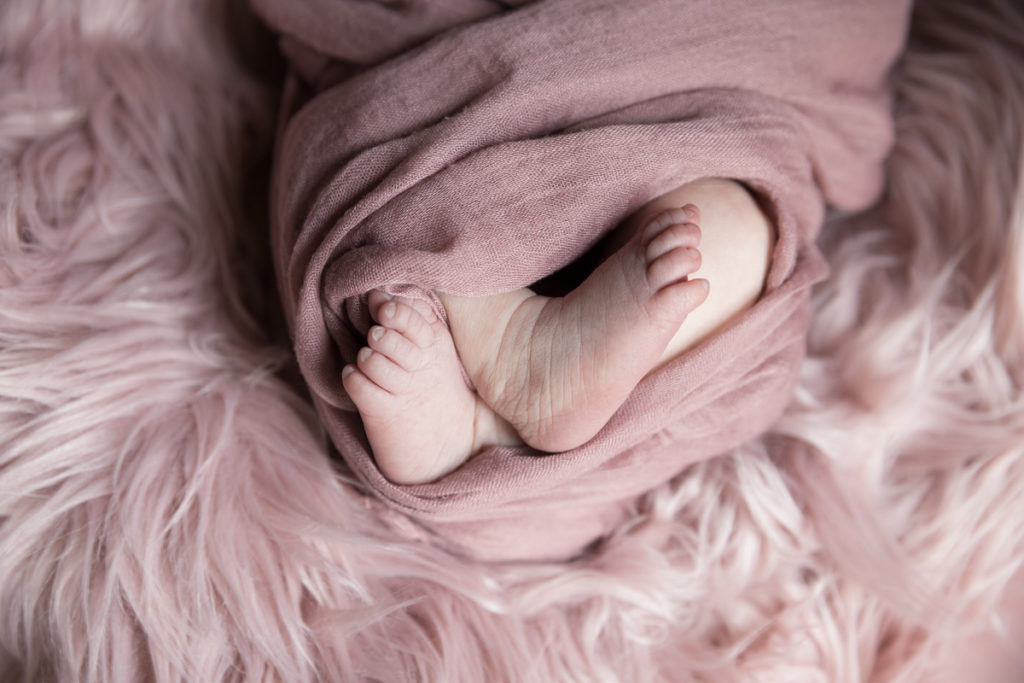Charlie Mai 2019 - Katharina Böld Photography - Newborn Fotografie - Fotograf Augsburg - Baby - Fotografie - Neugeborenenfotografie -(20 von 38)