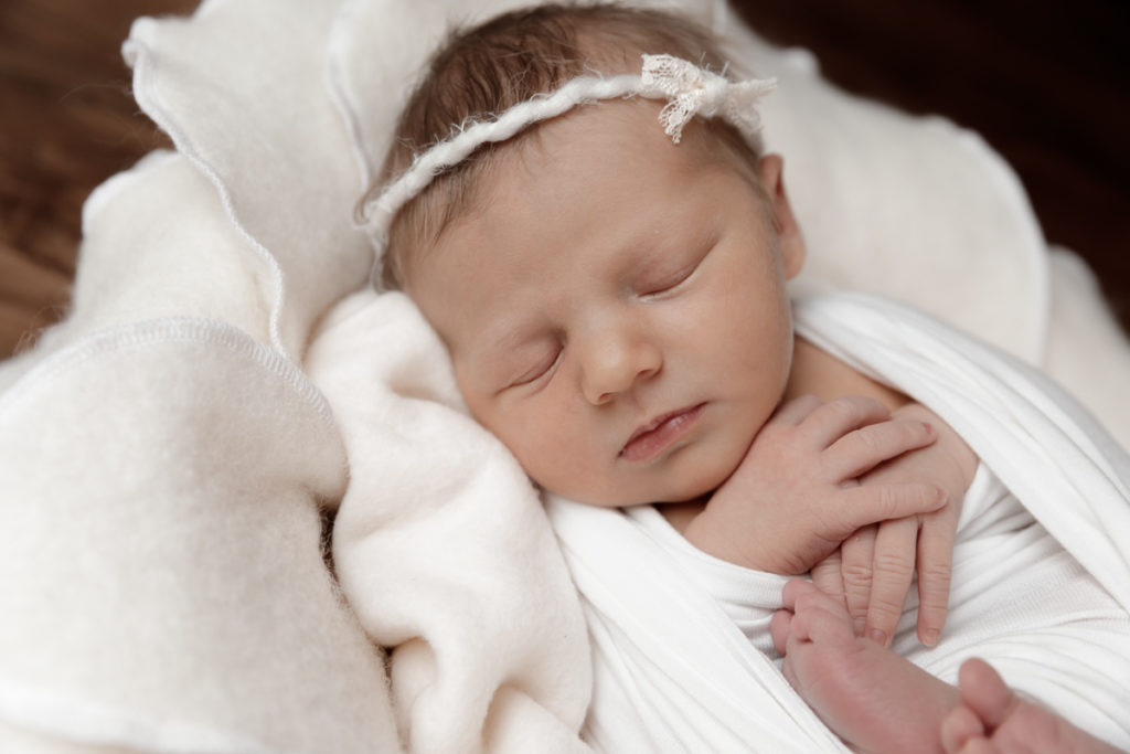 Katharina Böld Photography - Newborn Fotografie - Fotograf Augsburg - Baby - Fotografie - Neugeborenenfotografie --Familienbilder-Familienfotograf-Newbornfotografie-Katharinaboeldphotography (33 von 84)