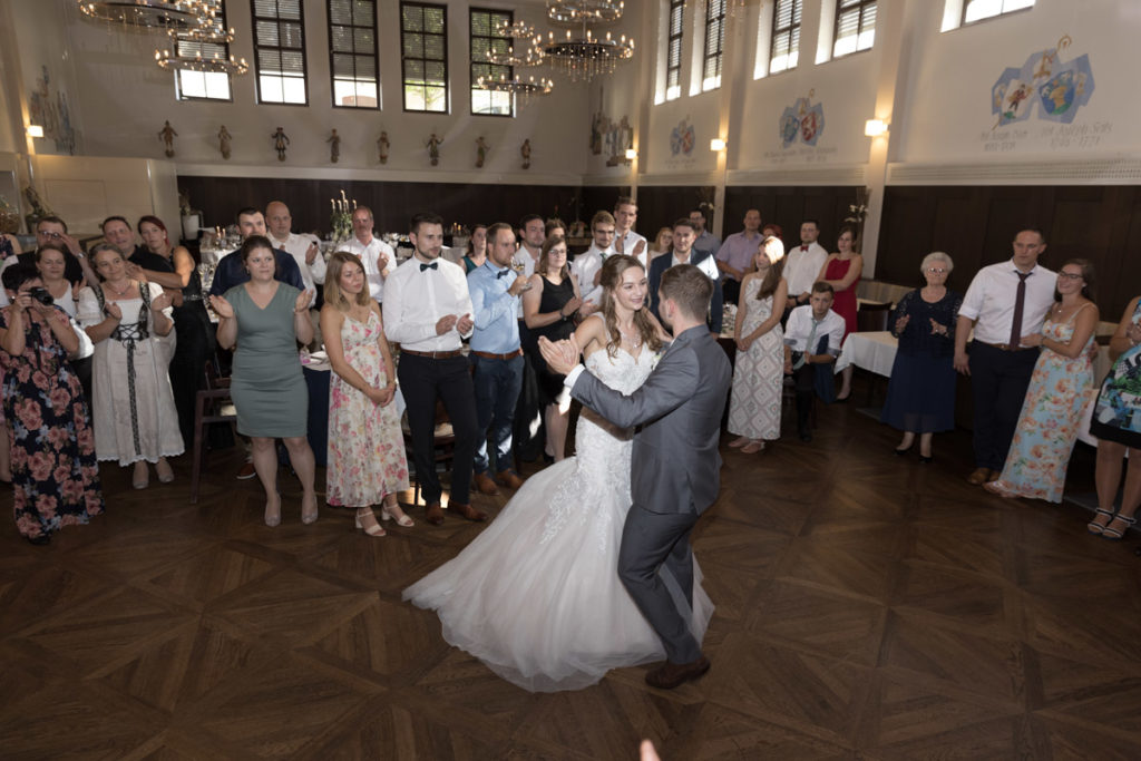 Die Hochzeit von Pascal & Marina -katharina boeld photography-hochzeitsfotograf augsburg- hochzeitsfotografie-brautpaar fotoshooting-augsburg-horgau-neugeborenen fotografie-portrait augsburg (74 von 79)